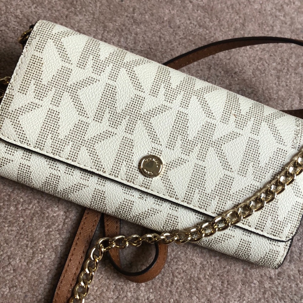 Michael Kors Crossbody Clutch